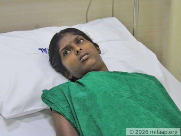 Teenager Is Forced To Drop Out Of School Because Of Her Deformed Spine