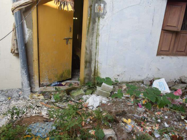 Help these children to get  sanitation facilities and a proper floor !