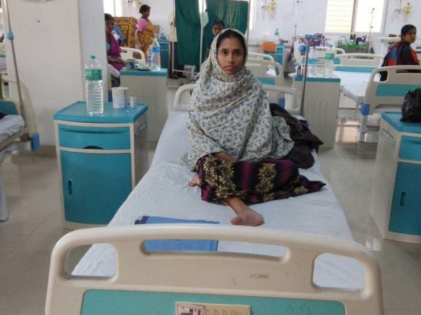 26-year-old mother fights against cancer to be with her children