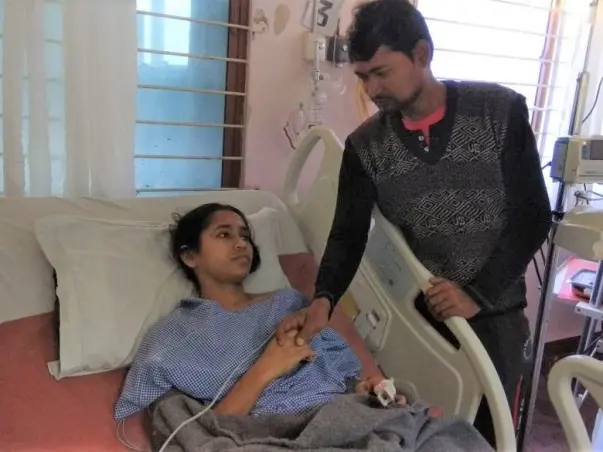 26-year-old mother fights against cancer to be with her children