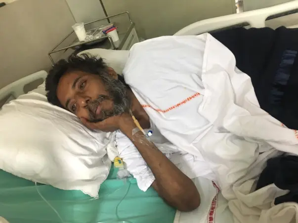 45-Year-Old need help to save his infected leg
