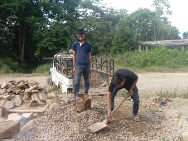 PLZ HELP TO COMPLETE THE FOOTSTEP CONSTRUCTION AT GMS LEINAK LONGLENG