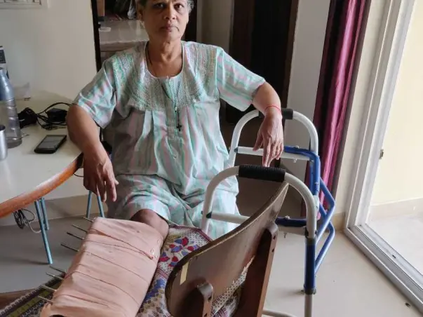 Help me  Mary to save my leg and to stand firmly on my feet