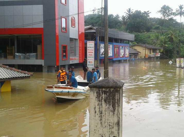 PLEASE HELP TO KERALA