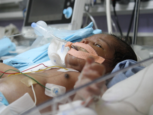 Help 10 Days Old Baby Boy Fight Refractory Hypoxemia, Hypertension