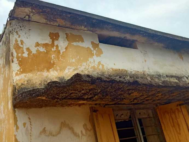 Fight to construct  flakes shed to school children's  alternatively
