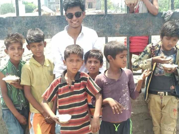 Help Nilay in feeding the hungry and creating a hunger free India