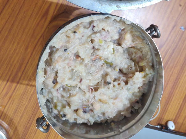 Unlocking hunger for 21 street dogs