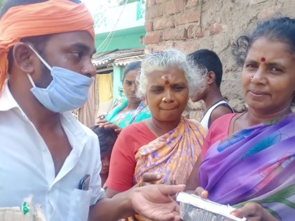 Feeding Poor People in Madurai for Corona Pandemic