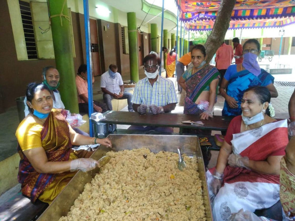 Feeding Poor People in Madurai for Corona Pandemic