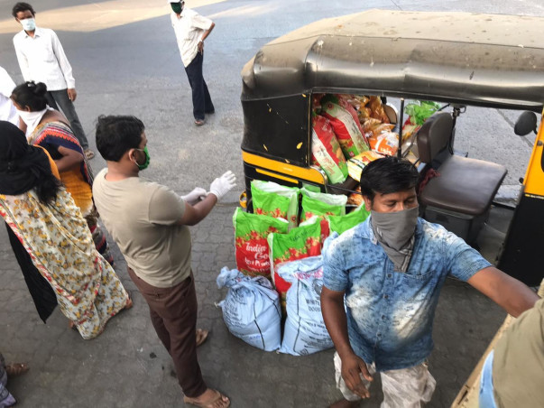 Help To Feed Daily Wage Laborers And Migrants In Thane