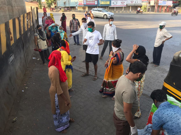 Help To Feed Daily Wage Laborers And Migrants In Thane
