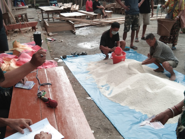 Help me providing food for the poor families.