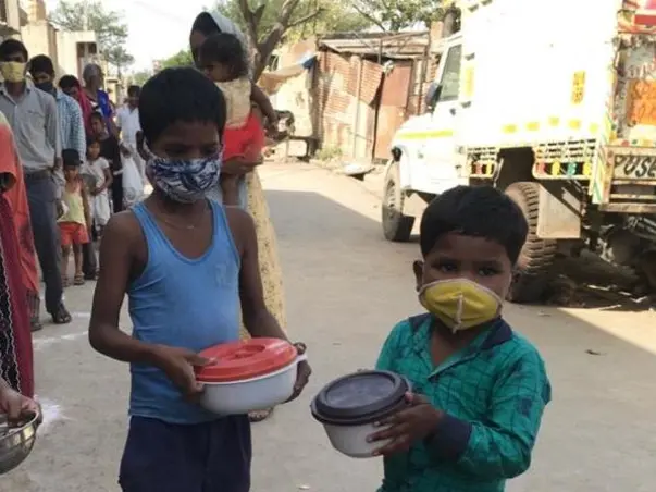 Feed The People & Street Animals During Flood & the Pandemic Period.