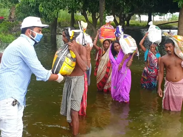 Help 60 families to fight from flood in Bihar