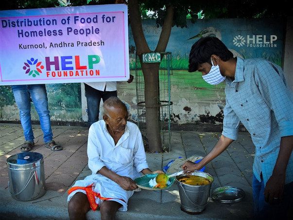 Sponsor Food for Homeless Elders in India