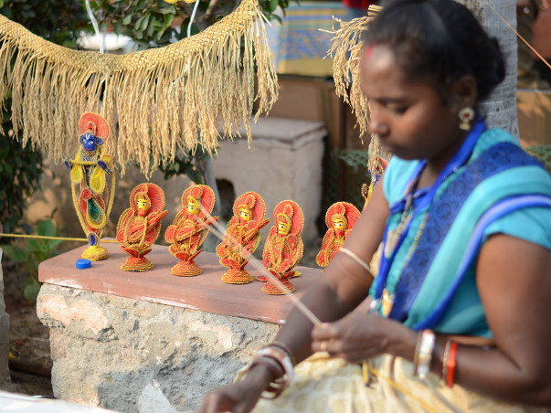 Dastkari Haat Samiti is Crowdfunding To Help Our Crafts People