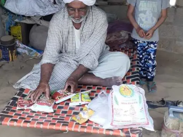 Help Camel And Camel Drivers In Desert!