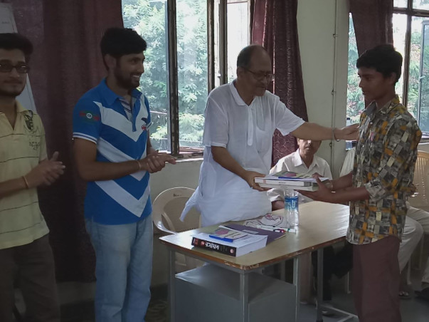 Scholarship For Poverty-Stricken High School Students