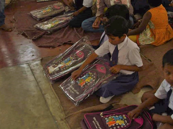 Scholarship For Poverty-Stricken High School Students