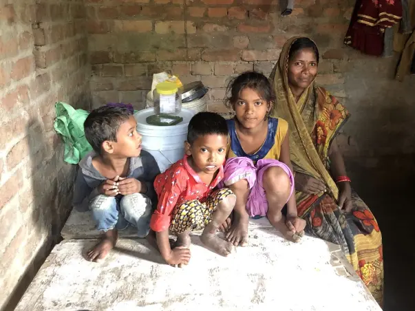 Help Rinku And Her Kids Survive