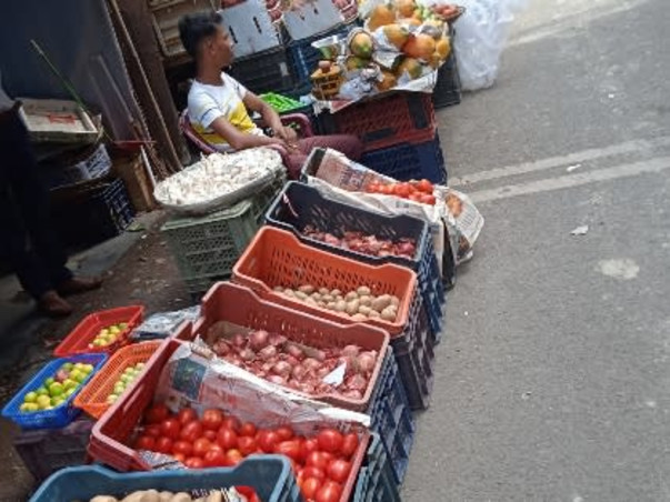 Let's bring fruit & vegetables  in showroom as shoes cloths are 🙏🤝