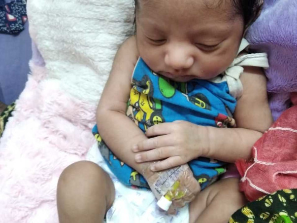 14 Days Old Baby Of Vinodhini Needs Your Help Fight Pneumonia And Lung Infections