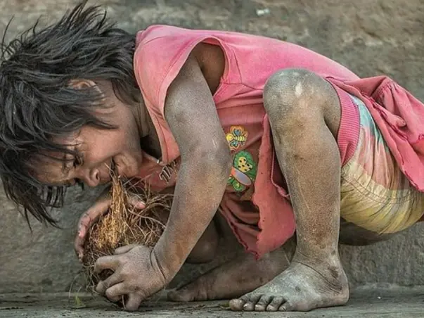 Help the street childrens who slept without having their food.