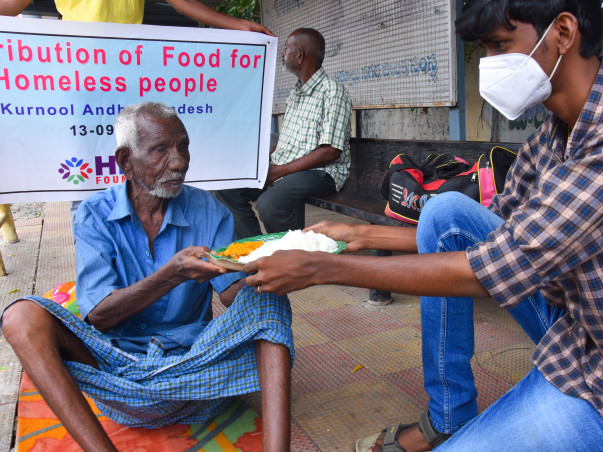 Sponsor Food for Homeless Elders in India