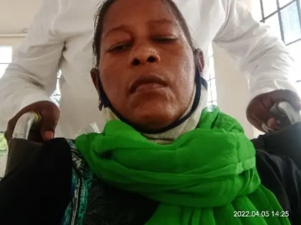 Elizabeth two kidneys failure help urgency to kidney transplantaion.