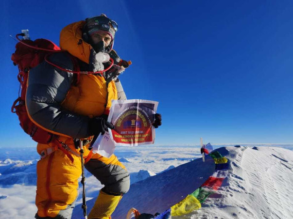 Help Everester Amit Negi to fullfill  His Dream to Climbing 8 Mountain