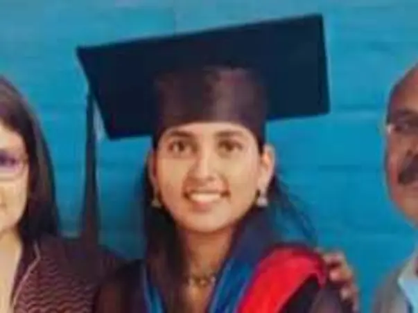 Help Shreya To Pay Her Fees