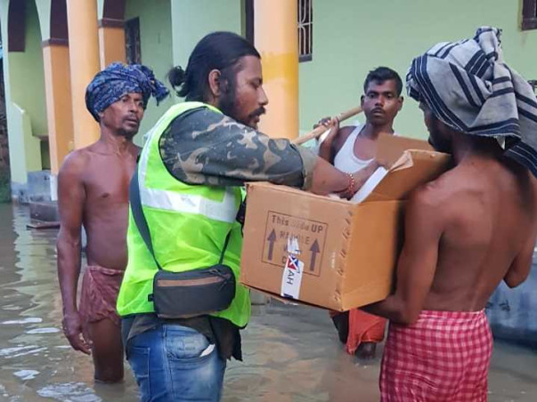 Help Flood affected Animals with Medical Aid and Feed
