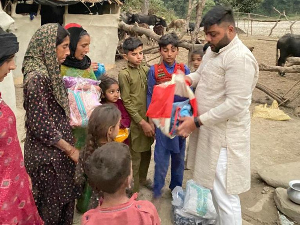 Feeding the poor people of the slums & needy