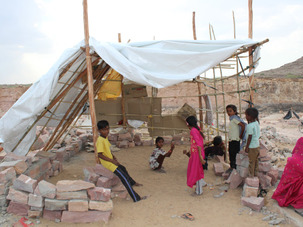 Donate for the displaced Hindus who came to Jodhpur from Pakistan