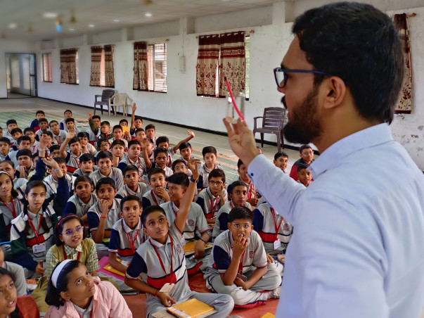 Support our free science based workshops for low-income schools