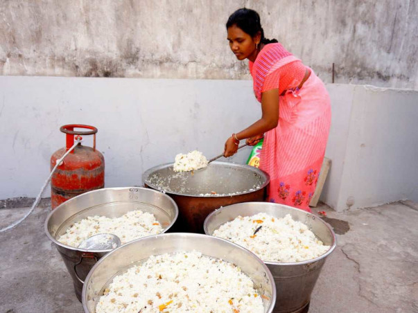 Help Me To Feed Thousands Needy People Roadside Every Single Day