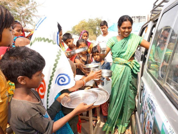 Help Me To Feed Thousands Needy People Roadside Every Single Day