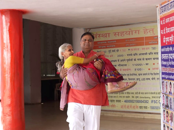 Help us support Ram Lal Old Age Home in Agra