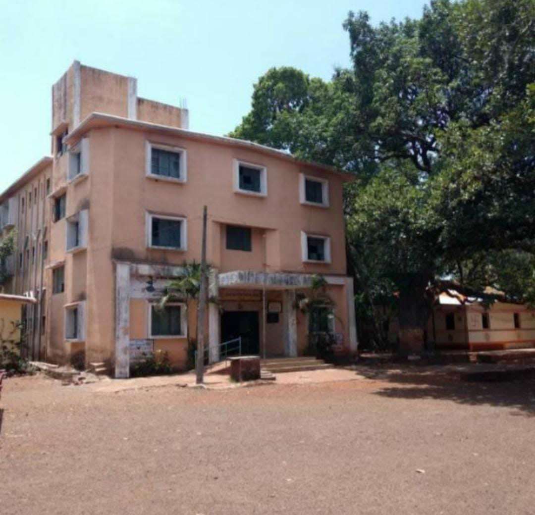 Adarsh Madhyamik Vidyalaya, Thoseghar, Satara.