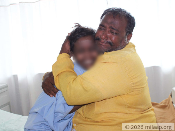 Devastated Father Is Down To His Last Rupee And Can’t Save His Son