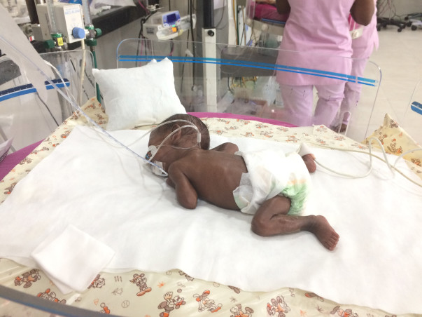 Help A Father Bring His Premature Twin Babies Home