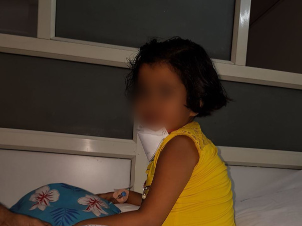 This 4-year-old Knows Nothing About Cancer. She Waits To Go Home.