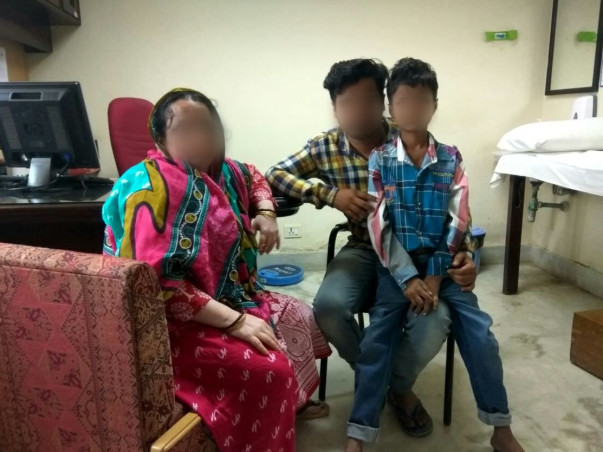 After Their Father's Abandonment, Brother Struggles To Save Fardin