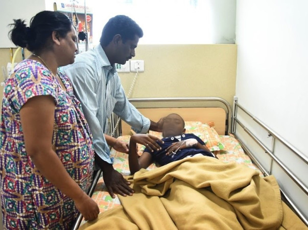 Devadharshini Lies In The Hospital Bed But Doesnt Know She Has Cancer