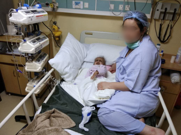 Father Gave Up All His Savings For Sick Baby Boy, Sleeps in Park Now