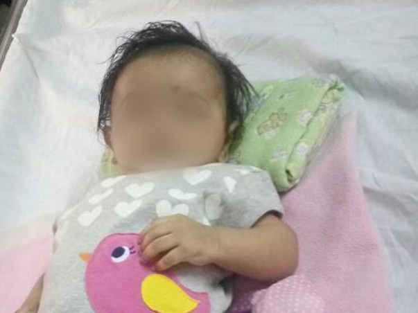 Father Gave Up All His Savings For Sick Baby Boy, Sleeps in Park Now