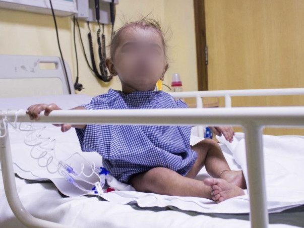 Father Gave Up All His Savings For Sick Baby Boy, Sleeps in Park Now