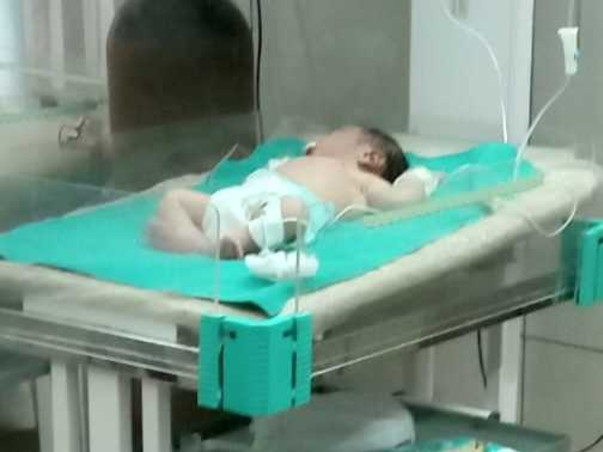 1 Day Old Baby Of Hina Needs Your Help To Fight Breathing Problem
