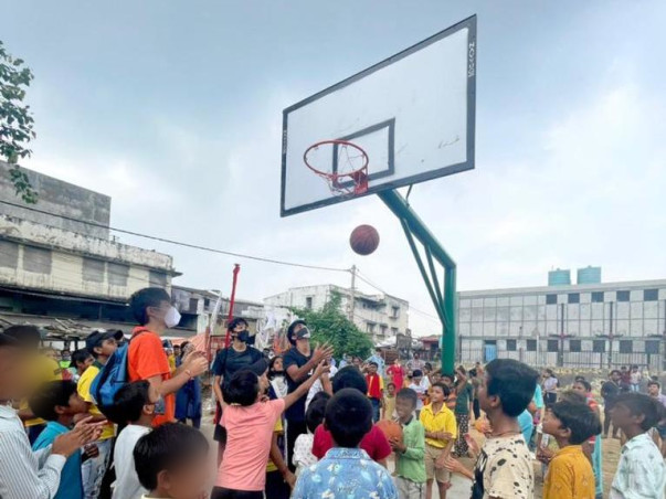 Help the residents of Okhla build their own recreation area!